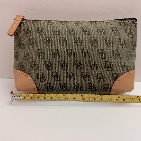 Dooney & Bourke Small Cosmetic Case Black/Tan - Picture 4 of 5